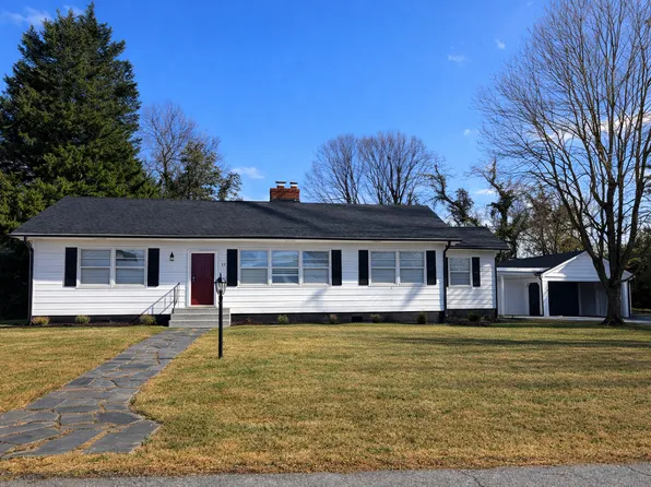 12 Braxton Ln, Fredericksburg, VA 22405