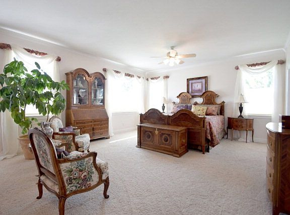 5th image of 471 W Spring Meadow Dr