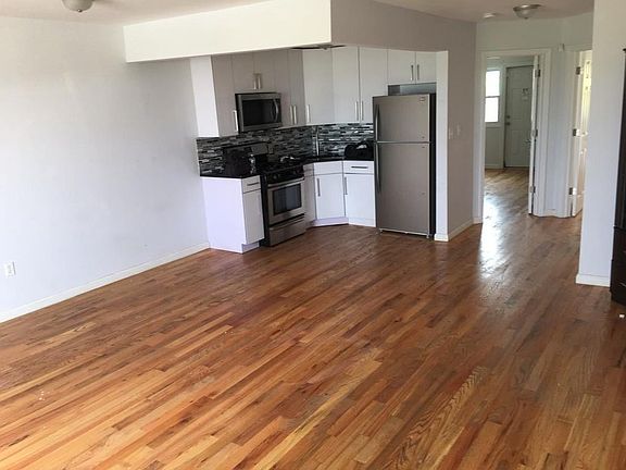 3rd image of 122 Beach 27 St #2