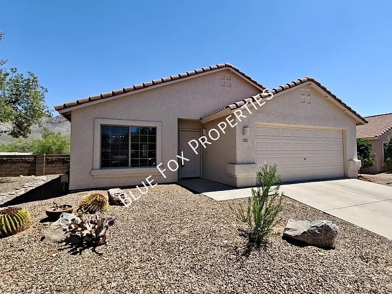 600 E River Walk Dr — Photo 1