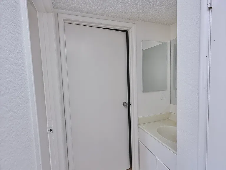 11058 Cantlay St #2 — Photo 10