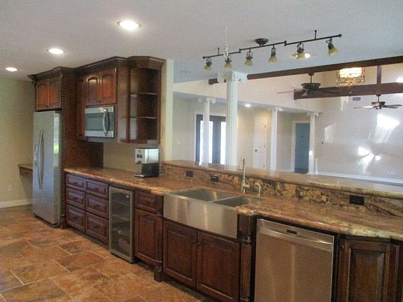 3rd image of 102 Tampa Dr