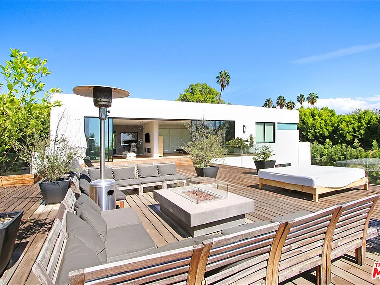 9570 Sunset Blvd — Photo 41