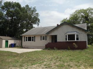 11 Ranch Rd, Toms River, NJ 08755