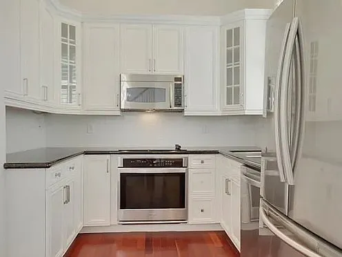 180 NE 6th Ave #F — Photo 8