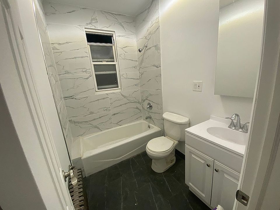 2nd image of 1714 Yates Ave
