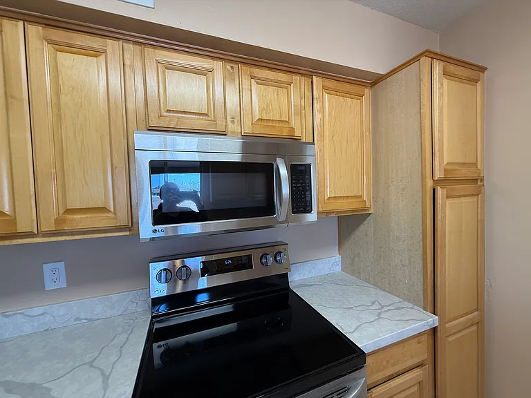 1324 W 12th St — Photo 24
