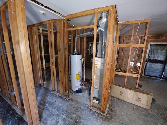 5th image of 14 Brookhaven Dr