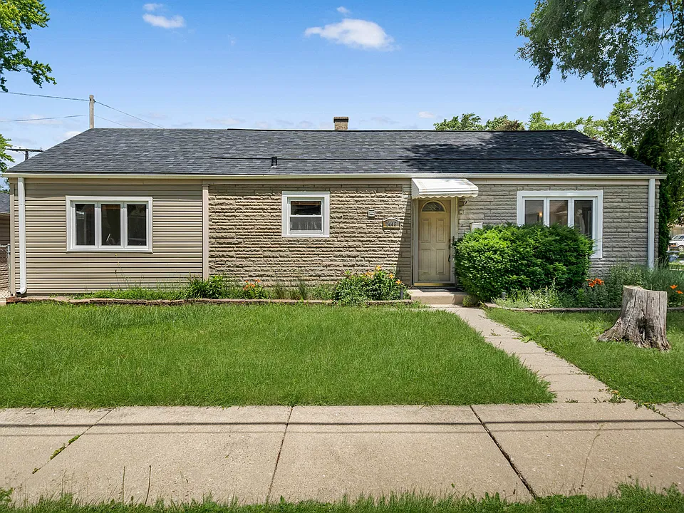 1446 Everett Ave