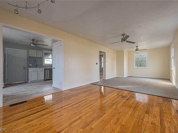 4th image of 819 Warwick Dr
