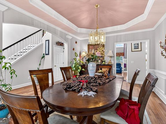 5th image of 650 River Cove Dr NE