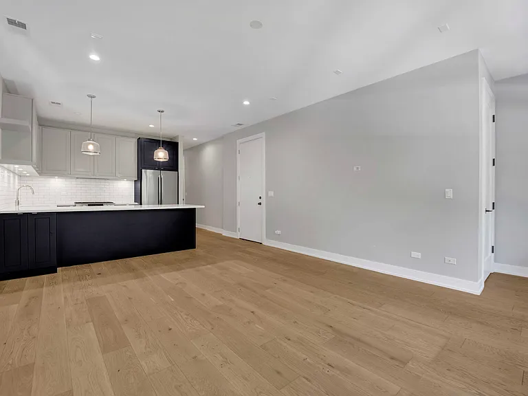 1022 N Honore St #2 — Photo 10