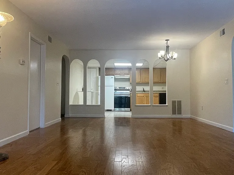 3 Shadowbrook Ln #25 — Photo 6