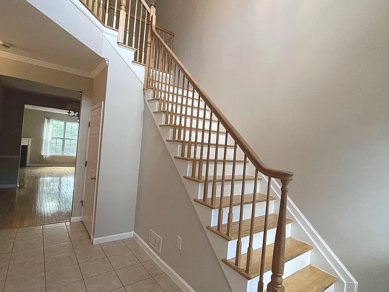 36 Hoover Ave — Photo 3