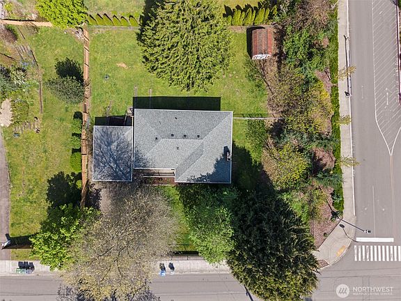 5th image of 2426 S 142nd Street