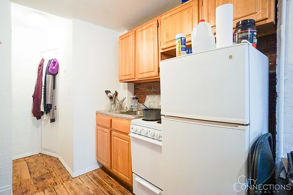 Rented by City Connections Realty | media 20