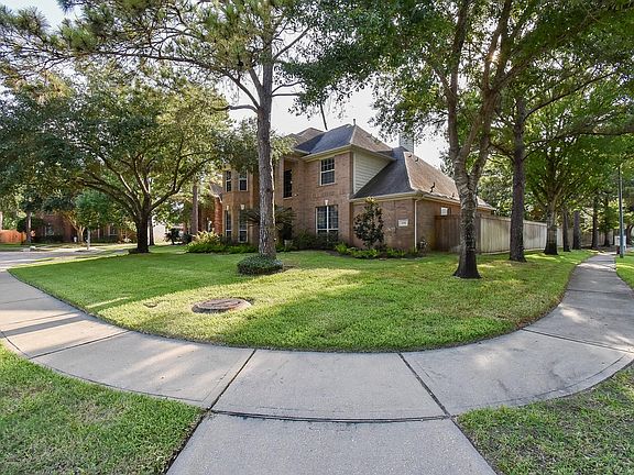 4th image of 22002 Flannery Ct