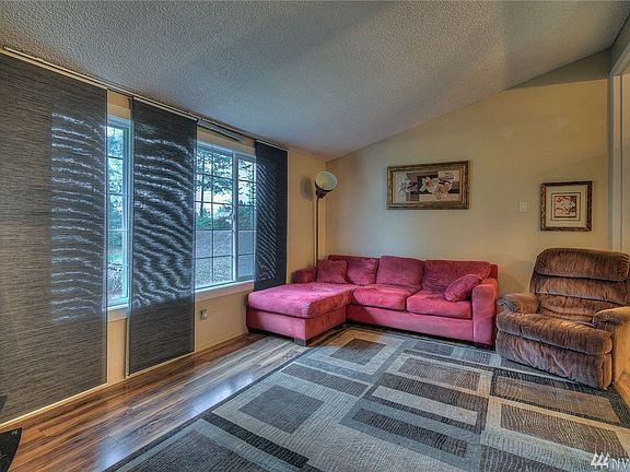 4th image of 10301 Frontier Pl NW