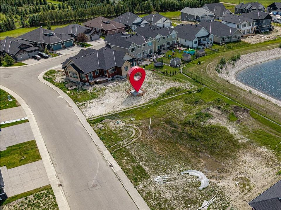 1st image of 392 Muirfield Cres