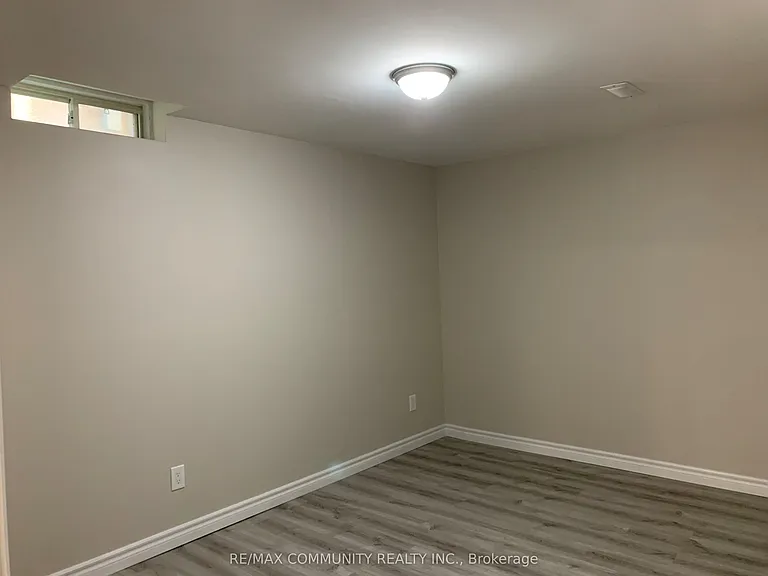 70 Cantwell Cres #BASEMENT — Photo 8