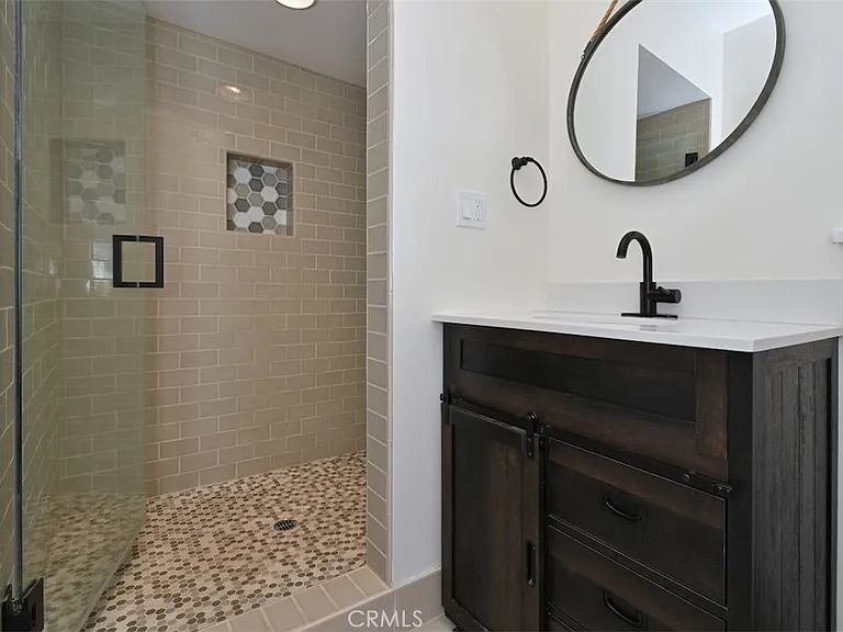 6131 Ranchito Ave — Photo 14
