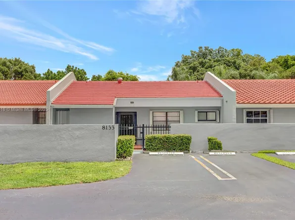 8133 SW 152nd Ct, Miami, FL 33193