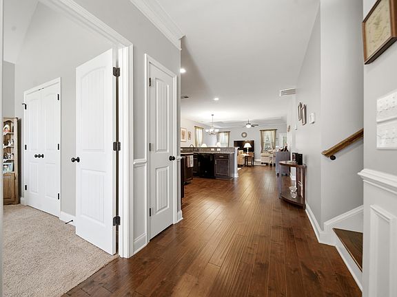5th image of 509 Hallbrook Ln