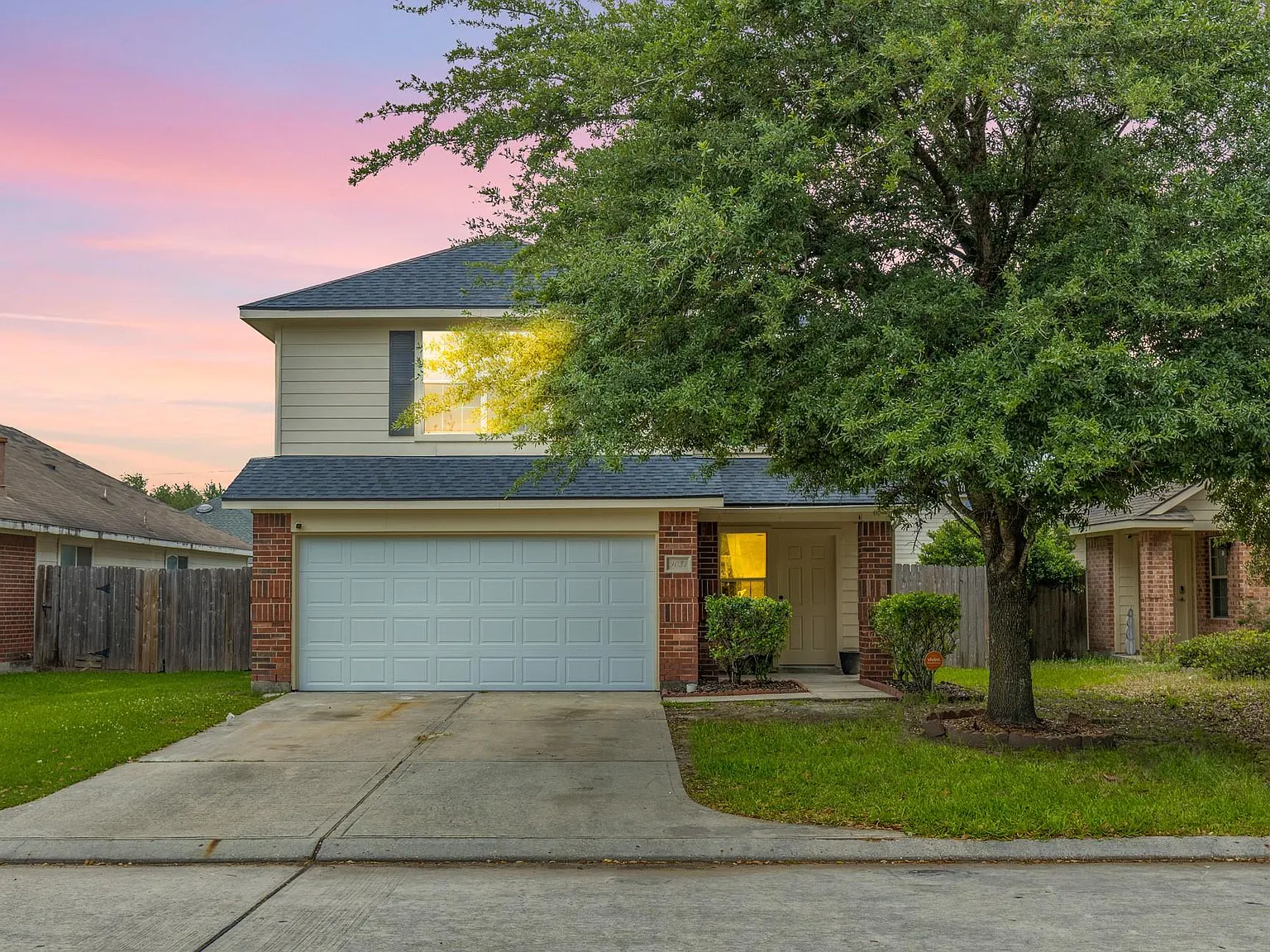 4 bed, 2.5 bath, 2340 sqft, $2,200 — Photo 1