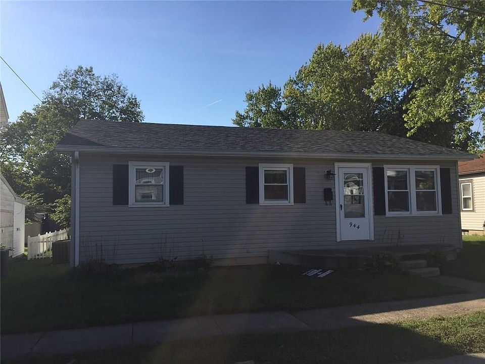1st image of 944 N Russell St
