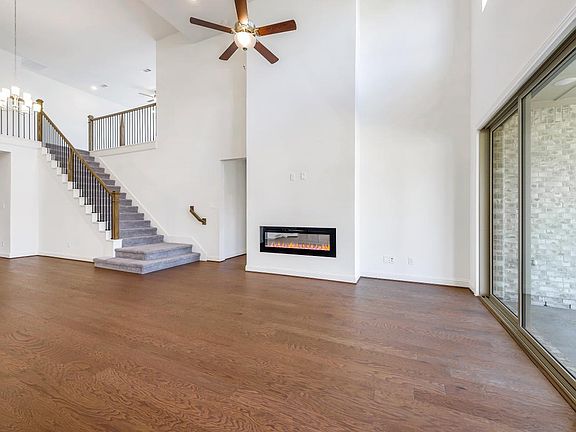 4th image of 9407 Water Breeze Ct