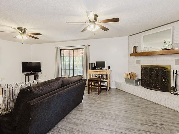 4th image of 1801 Dogwood Dr