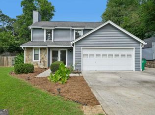 527 Paden Dr, Lawrenceville, GA 30044