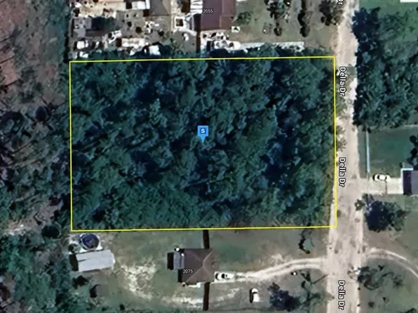 2059 Della Dr #10, Naples, FL 34117