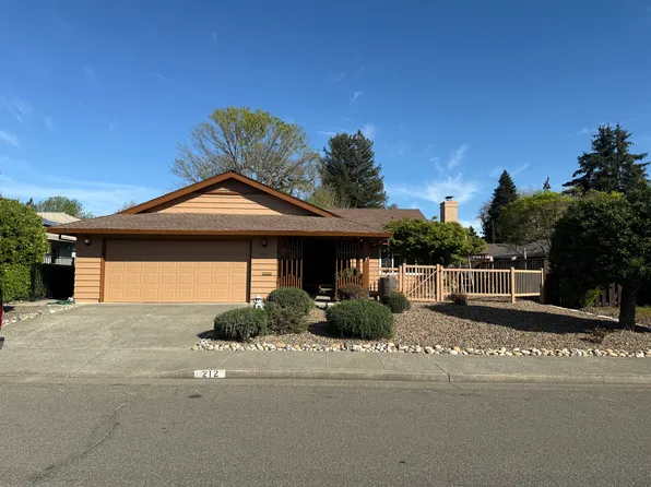 212 Belhaven Cir, Santa Rosa, CA 95409
