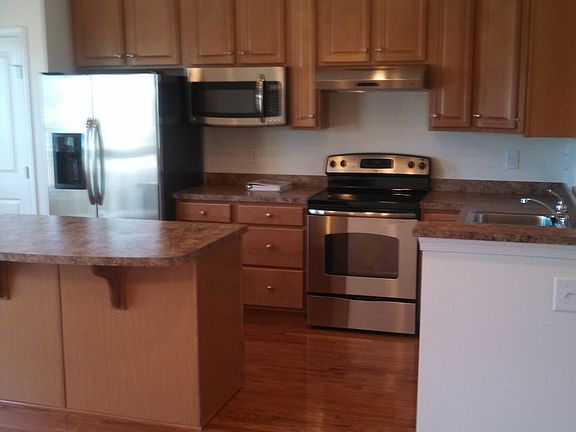 3rd image of 7 Pink Rose Ln