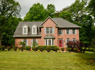 1795 Ridge Oaks Dr, Oak Ridge, NC 27310