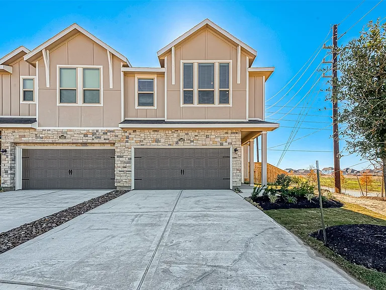 5402 Holly Haven Ct — Photo 1