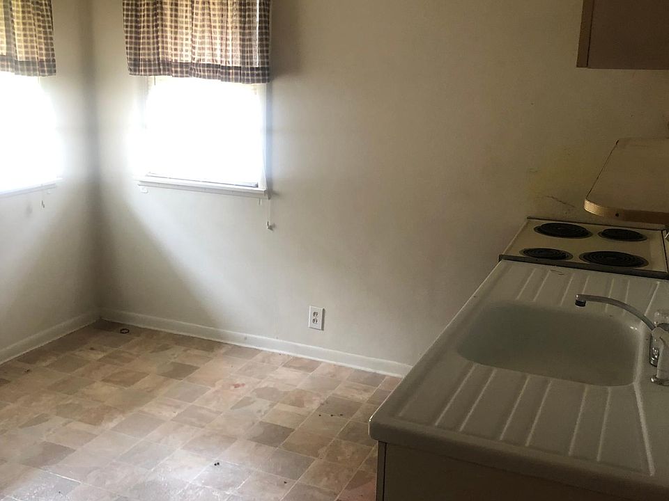 2nd image of 623 W Berkley Ave