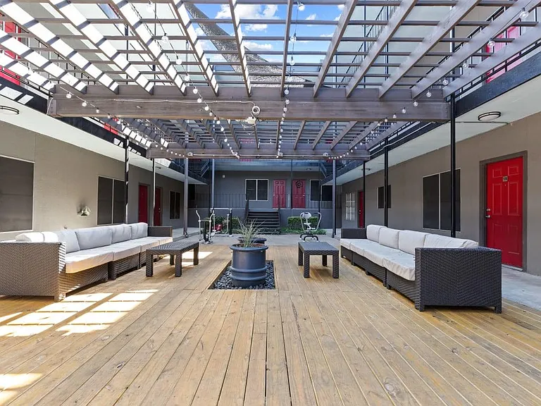 3401 Red River St — Photo 26