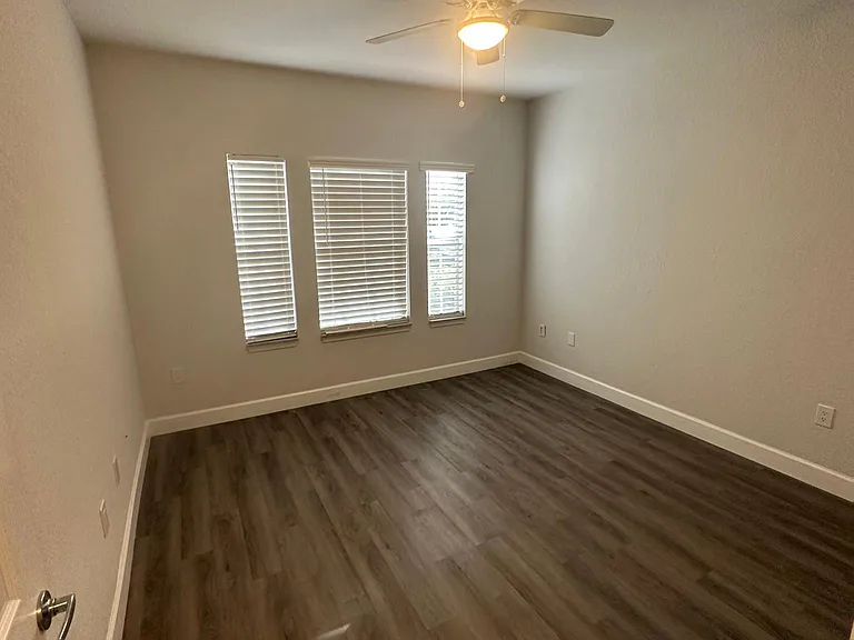 10075 Gate Pkwy N #103 — Photo 12