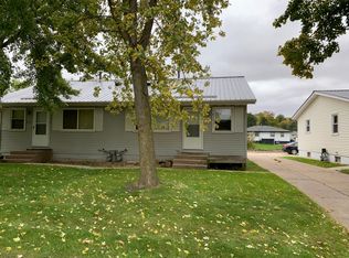 2735 E Ave Nw, Cedar Rapids, IA 52405