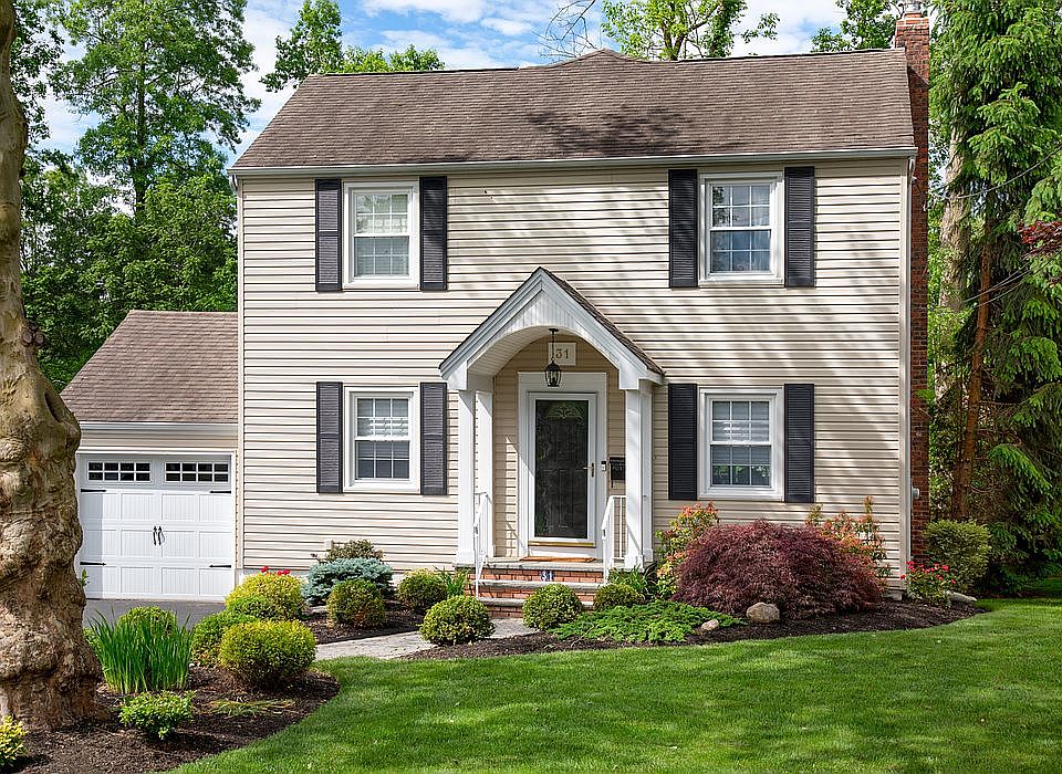 1st image of 31 Concord Dr