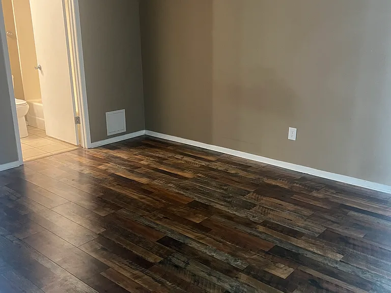3636 Greenacres Dr #110 — Photo 2