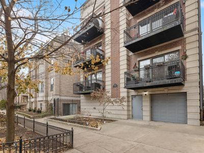663 W Barry Ave APT 3C, Chicago, IL, 60657