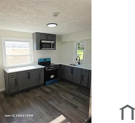 4 bed, $2,500 — Photo 2
