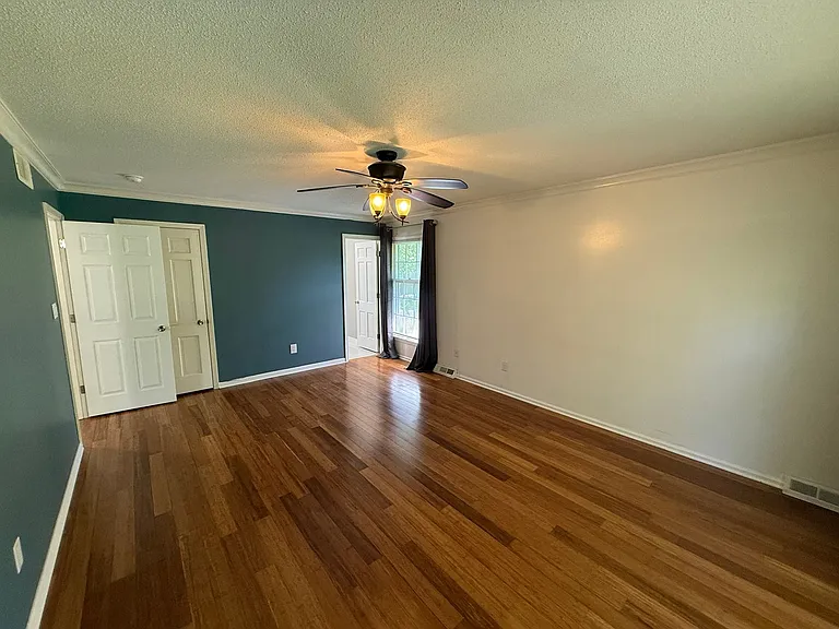 2500 Bluff Blvd — Photo 8