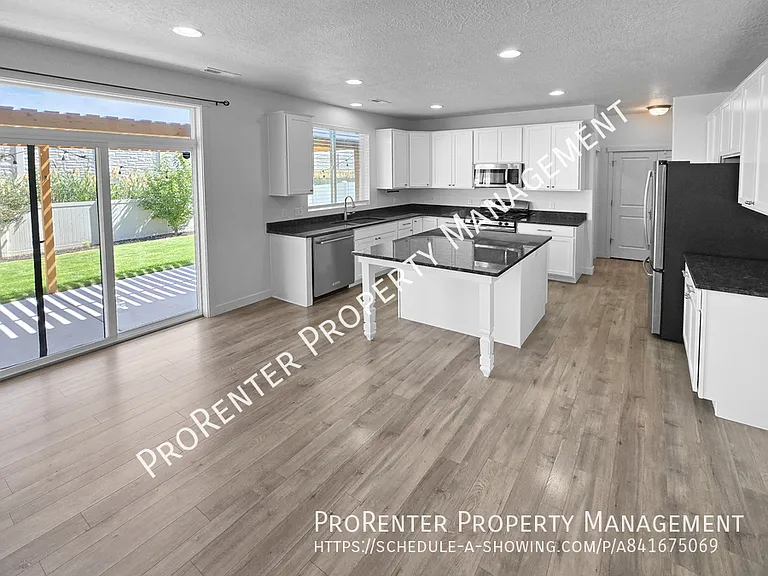1152 W Beacon Way — Photo 5