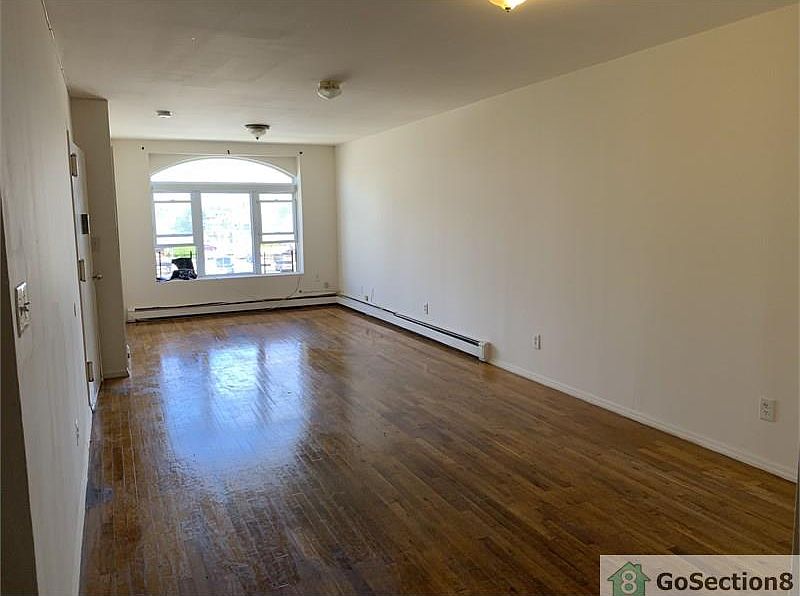 1st image of 2255 Mott Ave #1