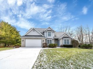 28 Calumet Dr N, Granville, OH 43023