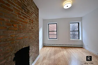 Rented by R New York